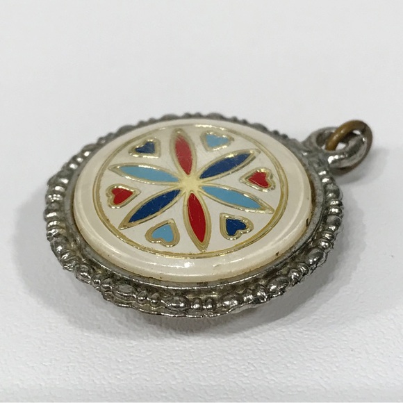 Vintage Enamel Pendant Pennsylvania Dutch Amish Distelfink Hex Sign Bird America - Picture 9 of 14